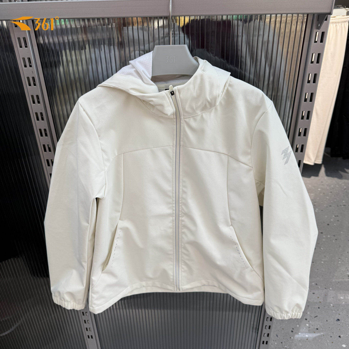 361度女装单风衣专柜正品2026春季新款速干防风保暖宽松雨屏外套,运动服/休闲服装,运动风衣,淘宝优惠券,粉丝福利购,淘宝优惠卷