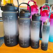 跨境亚马电商四件XM 3032套大容量塑盖料户逊杯水壶吸管杯弹跳随