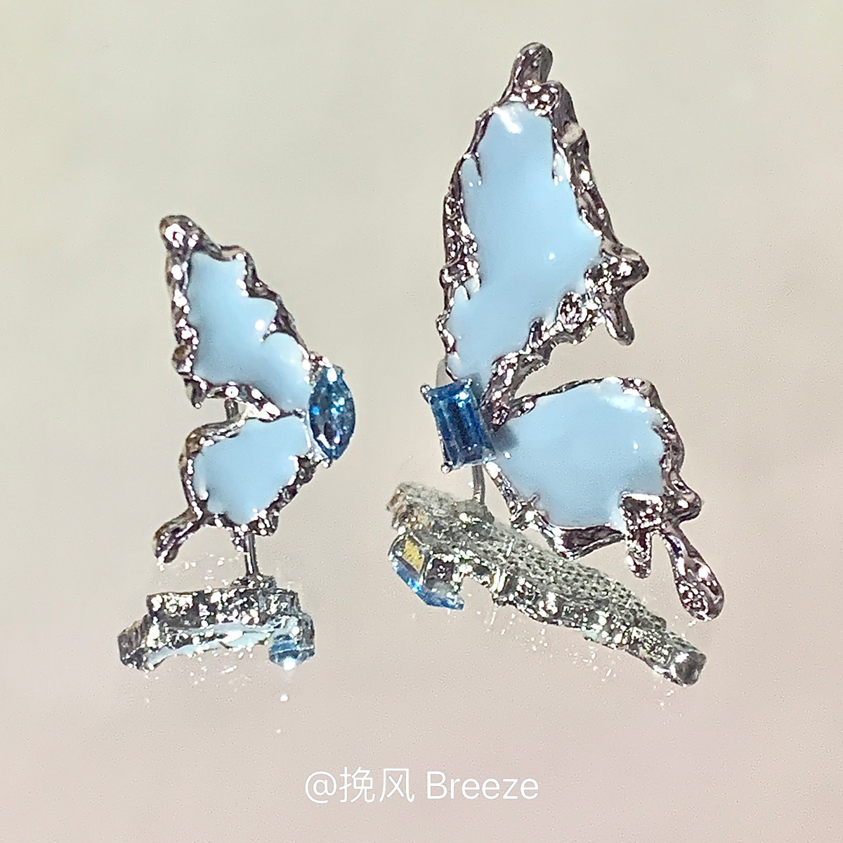 「化蝶」雾霾蓝不对称蝴蝶耳钉高级小众气质耳饰温柔优雅知性耳夹