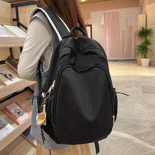 大容量书包初中女生高中生简约风纯色双肩包大学生轻便旅游电脑包