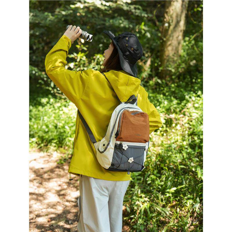 户外登山包双肩包女旅游轻便外出徒步爬山小背包旅行骑行运动书包