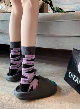 袜子女韩版中筒春秋季百搭撞色条纹ins潮日系网红外穿街头个性袜