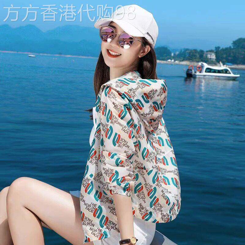 时尚品牌印花防晒服女式短2025夏季轻质透气户外度假防晒服夹克衫