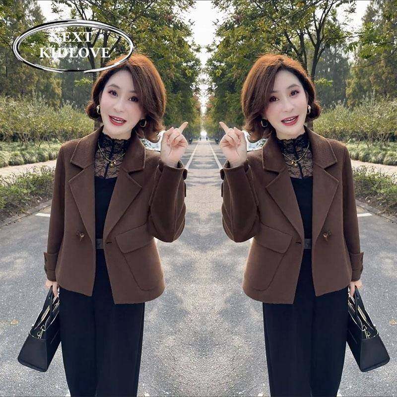 香港2025秋冬新款西装领牛角扣呢子大衣高级感短款女士西服外套潮