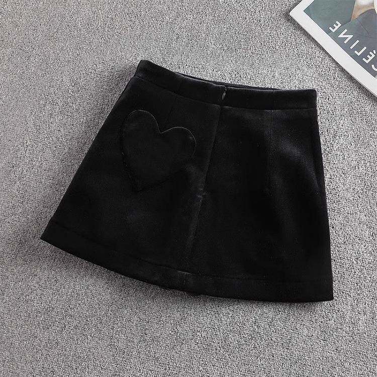 2025春秋新款丝绒半身裙女高级感a字裙防走光小个子性感包臀短裙
