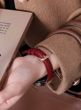 萱芊新年红车厘子色皮质新款适用GT6表带华为手表GT5GT4手表watch4/3pro女款GT3/2pro休闲高级感本命年通用