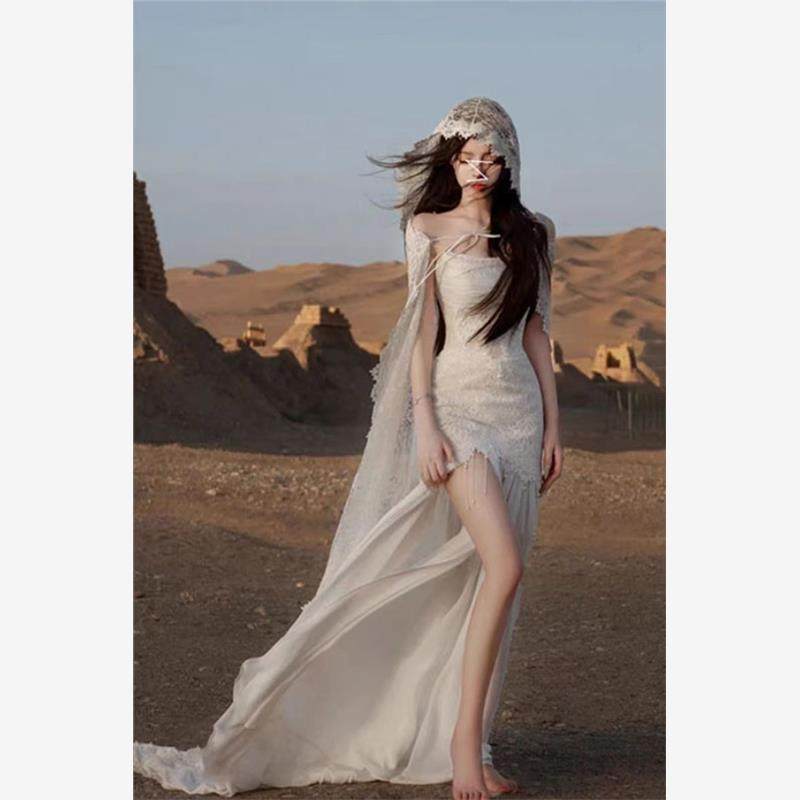 女神露肩蕾丝沙丘开叉抹胸拖尾礼服连衣裙头纱绑带披风轻婚纱套装