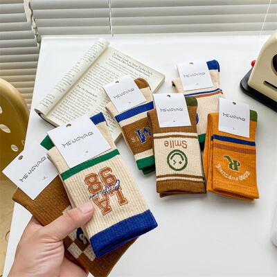 Autumn/Winter American Retro Women's Middle School Socks Co