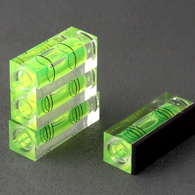 Large square three wire horizontal bubble with magnetic fie