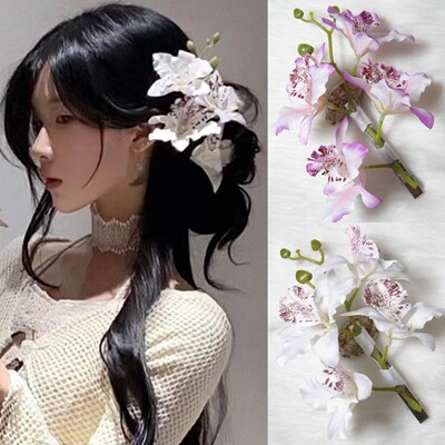 Internet celebrity Thai lily flower hair clip, women's side