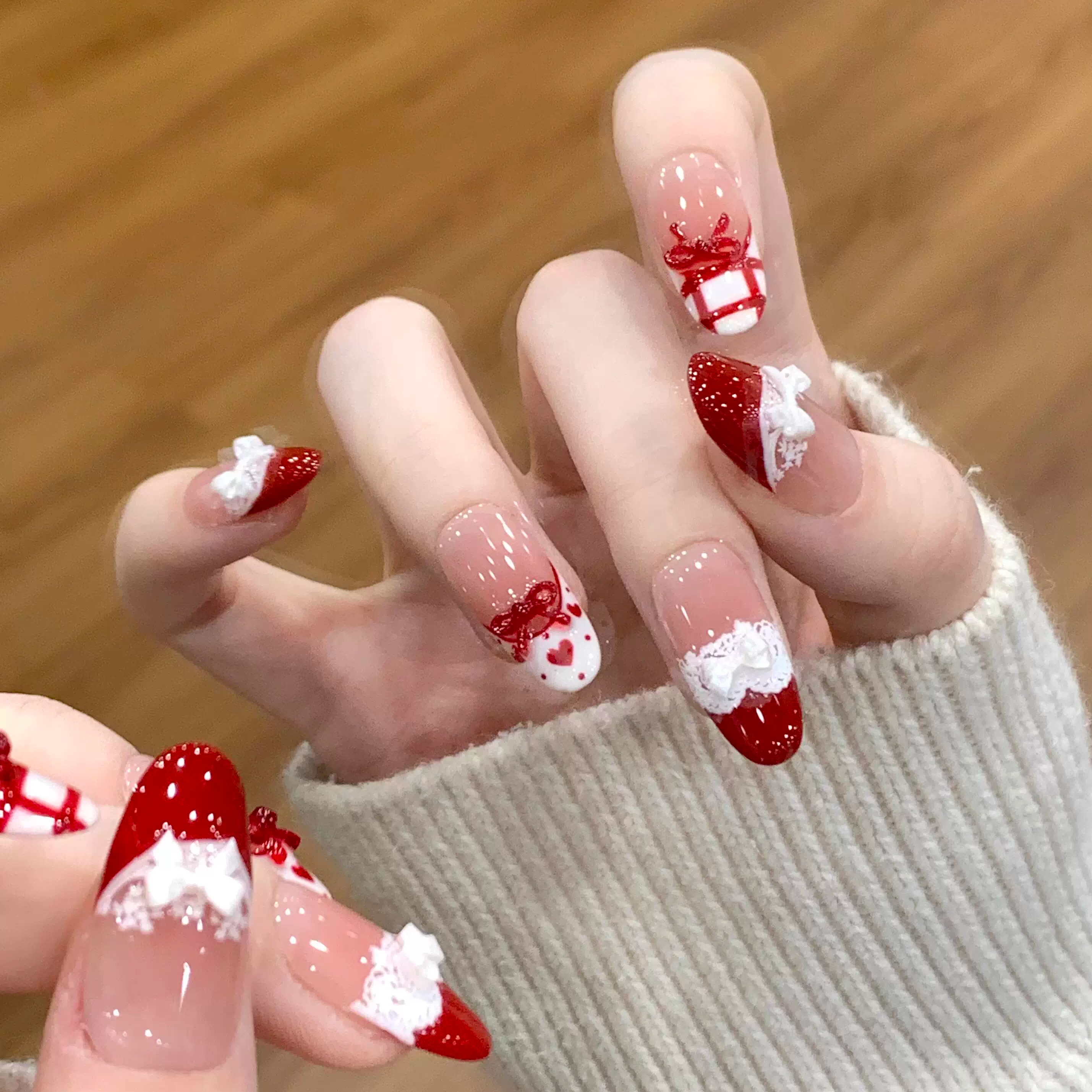 圣诞新年穿戴甲蝴蝶结红格纹蕾丝美甲成品秋冬季手绘氛围感可拆卸