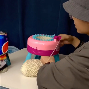 小型手摇编织机毛线懒人织毛衣帽子围巾神器创意儿童织布针织玩具