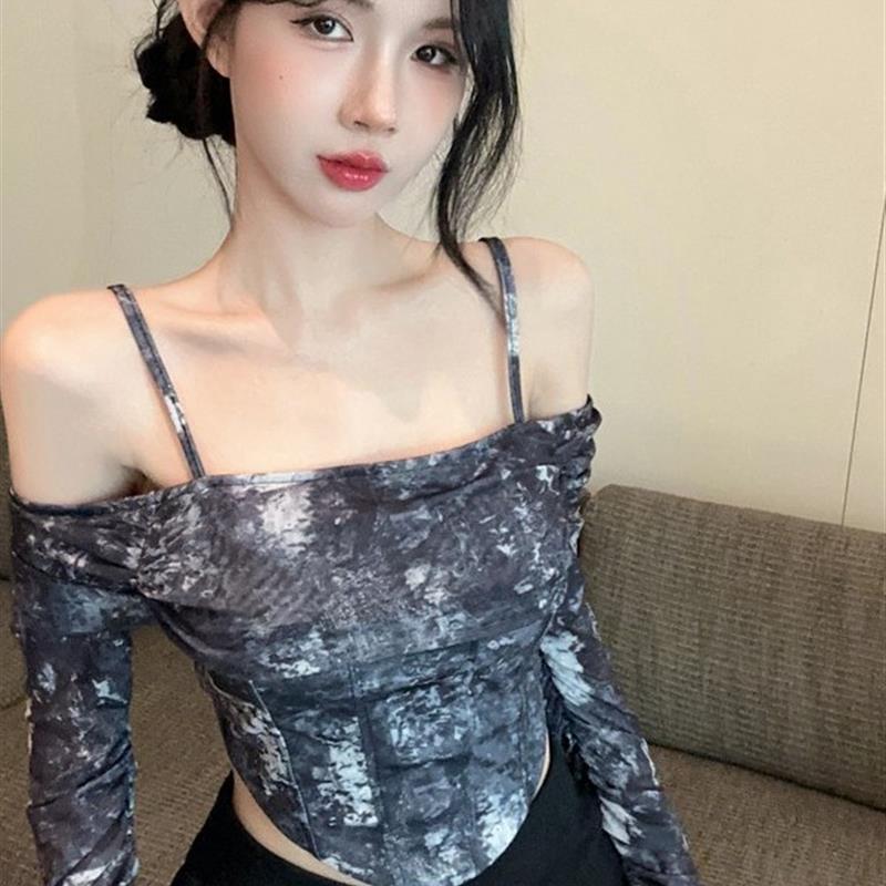 今年流行独特扎染一字肩长袖t恤女早秋性感辣妹露背鱼骨吊带上衣