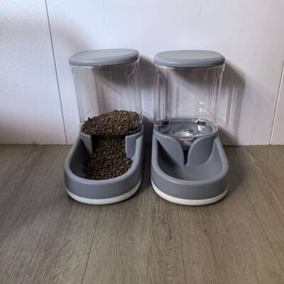 自动饮水喂器猫咪 狗狗大容量饮水机狗狗食盆套水喂食装宠物8824