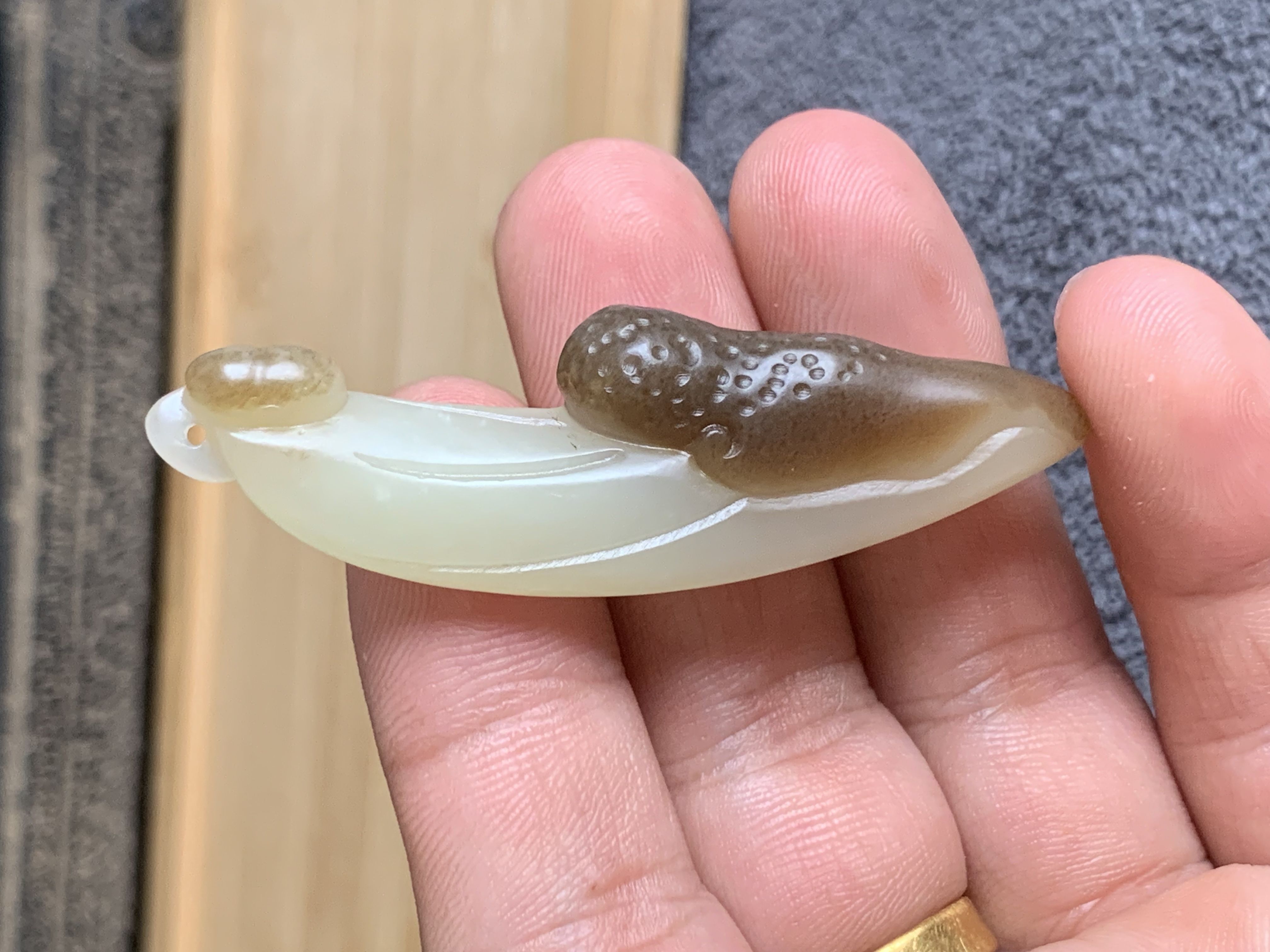 新疆和田玉且末料糖青白悟道吊坠挂件俏色巧雕手工雕刻一物一图