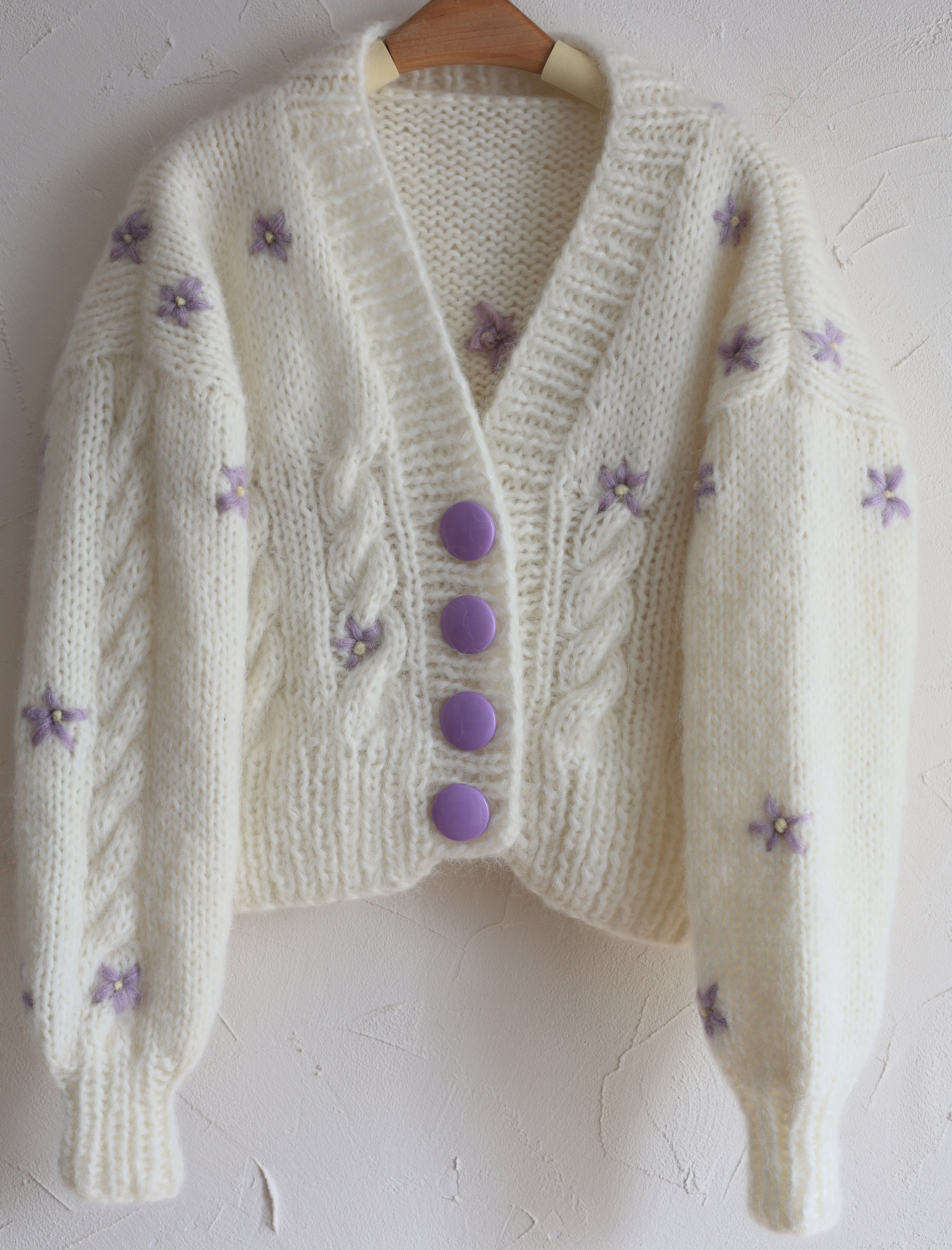 做个毛线knitstudio春季新款v领绣花麻花开衫材料包非成品含教程