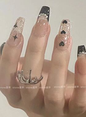 辣妹黑色爆闪美甲爱心链条