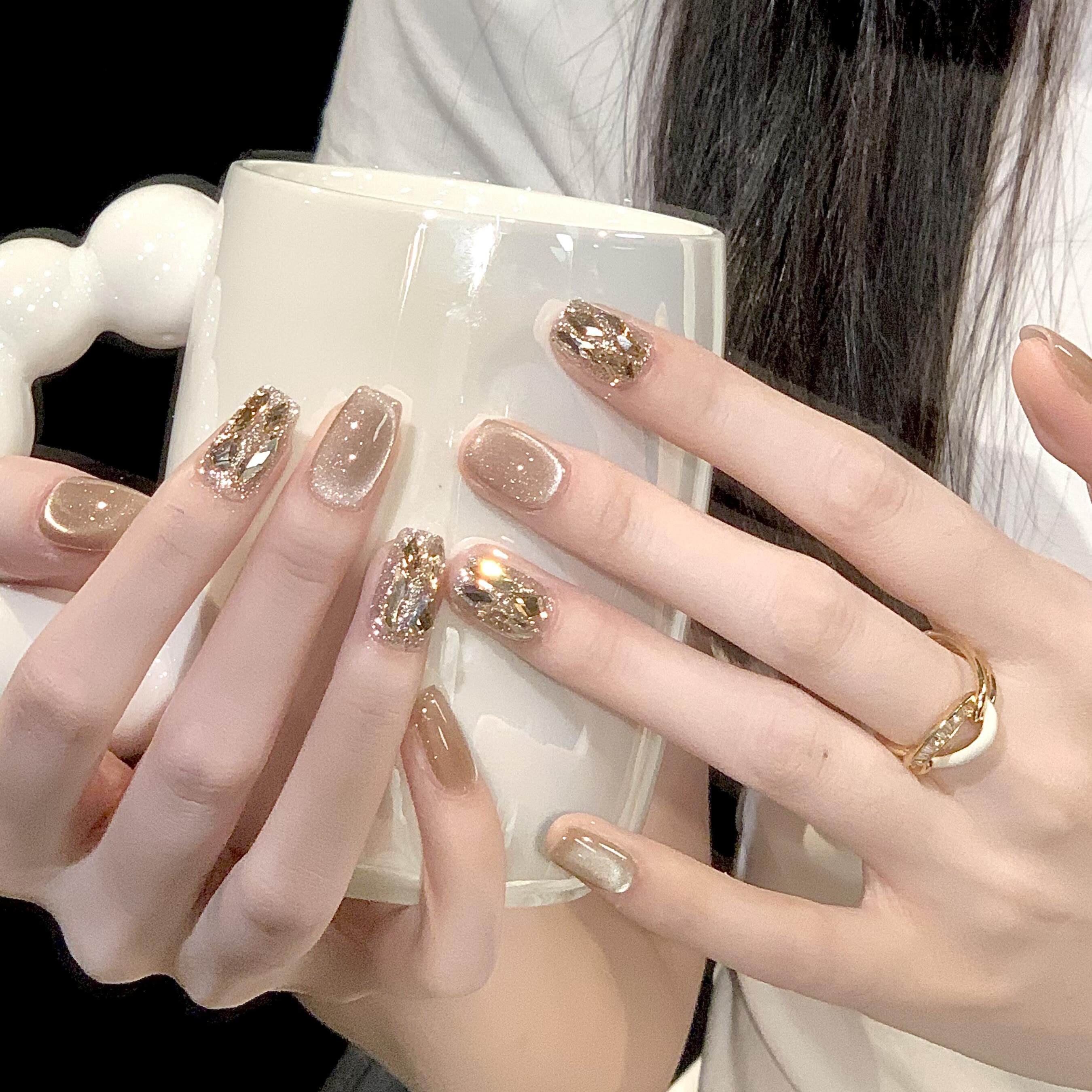 新款马年穿戴甲金色亮片网红款美甲可拆卸闪钻高级感小众指甲贴片,彩妆/香水/美妆工具,穿戴甲/甲片,淘宝优惠券,粉丝福利购,淘宝优惠卷