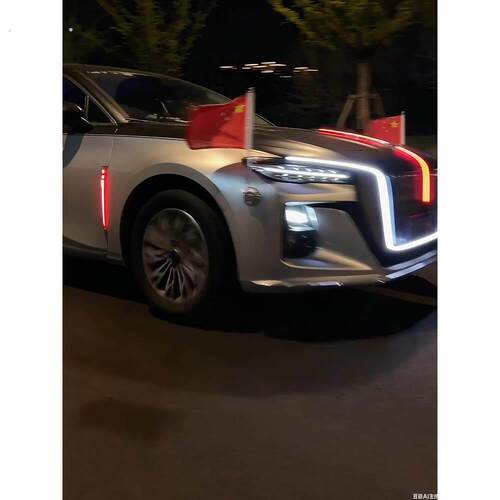 国庆车载小红旗吸盘式汽车外置红旗不伤漆中控台摆件装饰2025新款