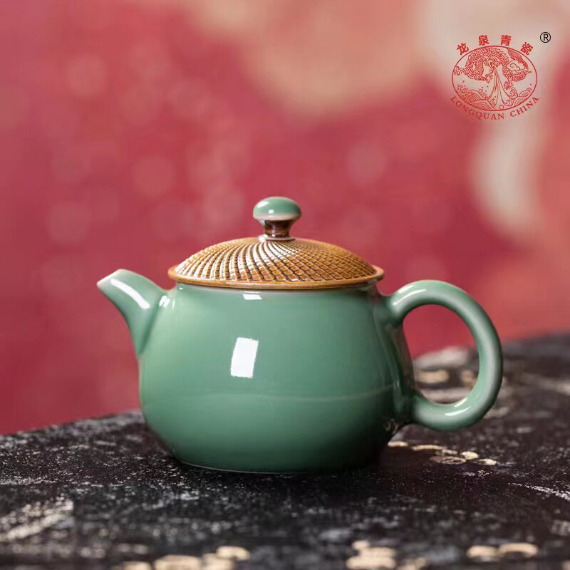 龙泉青瓷中式单个泡茶壶图片