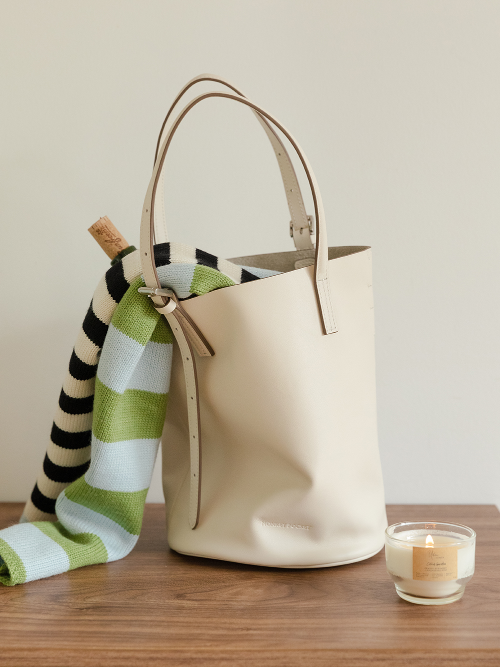 2024夏新品 小众单肩通勤腋下包 头层swift牛皮复古水桶包包,箱包皮具/热销女包/男包,水桶包,淘宝优惠券,粉丝福利购,淘宝优惠卷