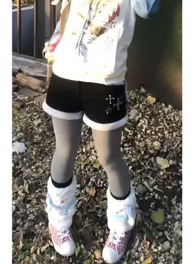 韩系复古印花毛绒边黑色牛仔短裤女秋冬辣妹低腰显瘦毛茸茸热裤子