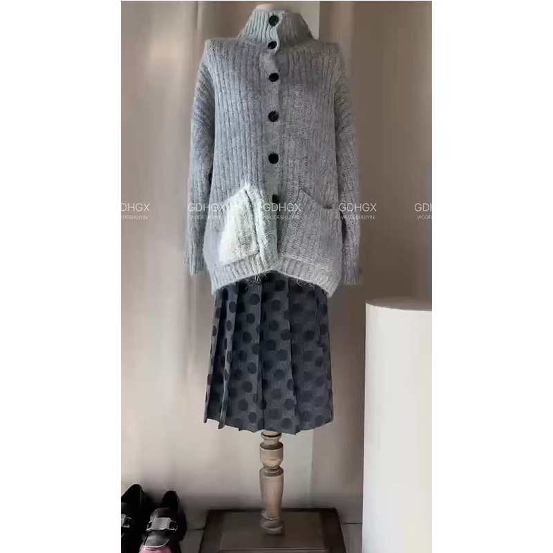 韩系复古波点高腰A字半身裙气质减龄黑色百褶裙冬宽松显瘦中长裙