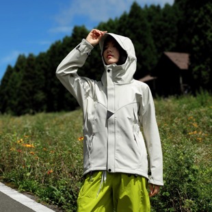 2025秋冬防风防水连帽夹克外套软壳冲锋衣加绒男女同款 户外登山服