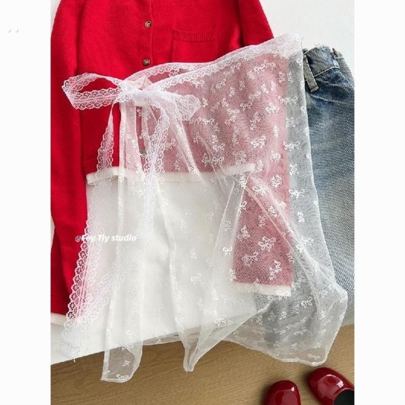 时尚网红搭配：一件式网眼裙搭配时尚的分层蕾丝半裙和衬裙