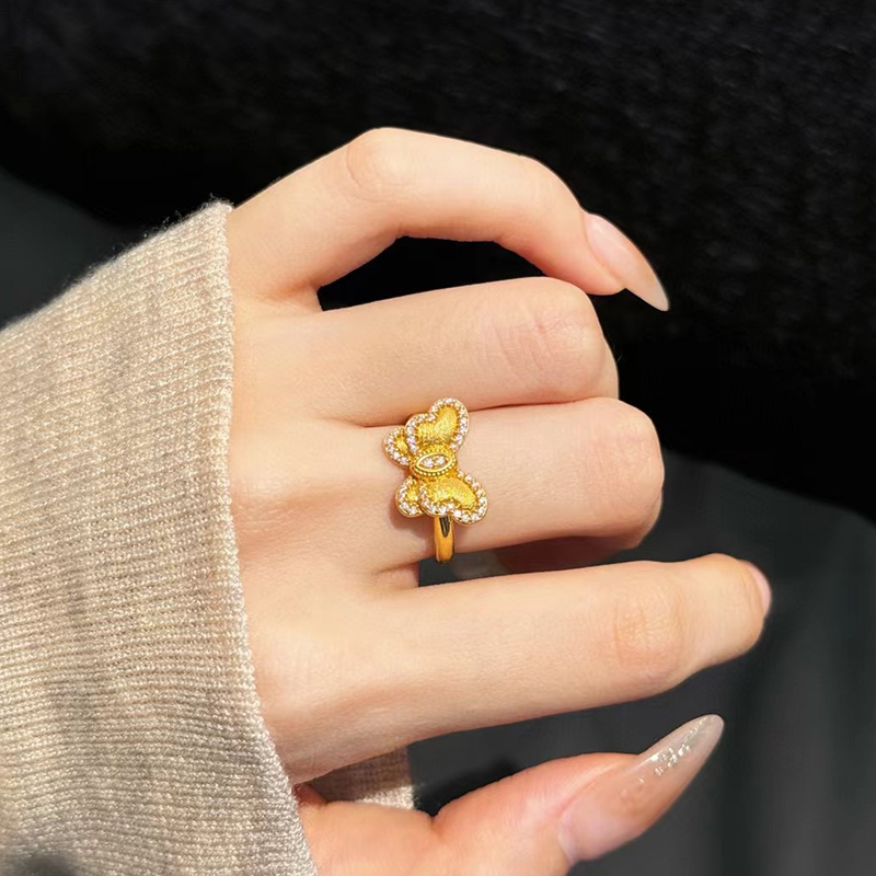 黄金点钻蝴蝶戒指女999足金在逃公主食指戒时尚新款纯金指环正品