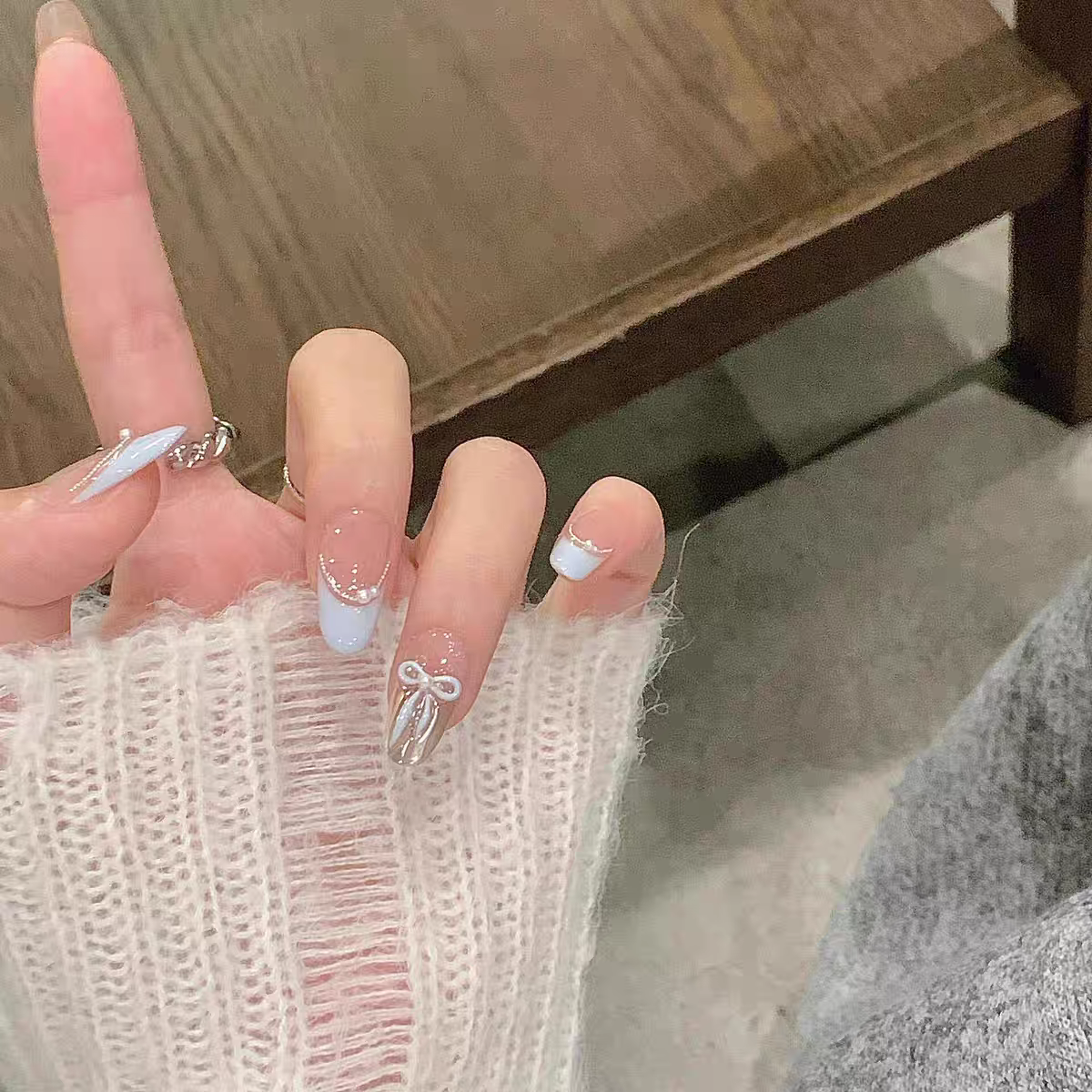 手绘精致可爱爱心蝴蝶结