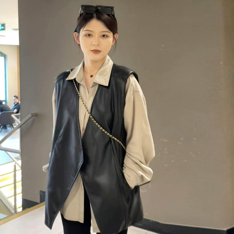 2025秋季新款不规则宽松衬衫+黑色皮马甲女韩版设计感休闲套装潮
