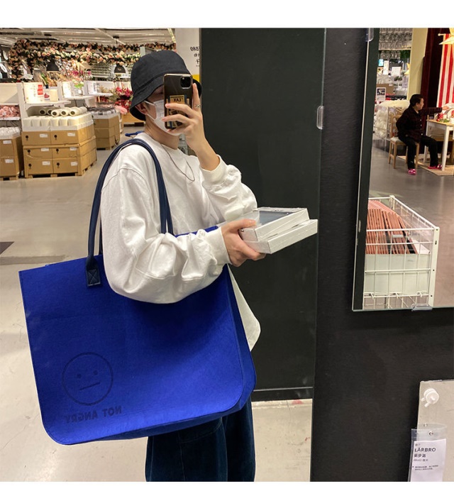 hos新款毛毡包克莱因蓝通勤