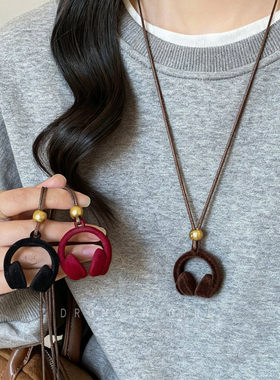 红色植绒耳机吊坠项链女秋冬