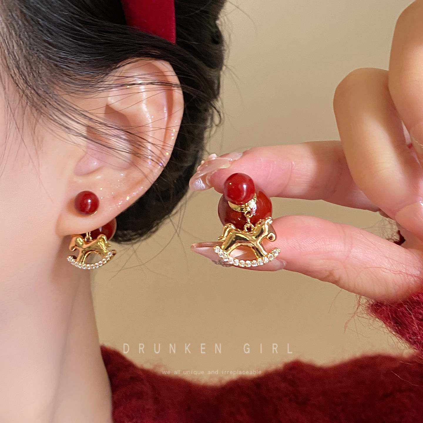 港风红色小马耳环女秋冬