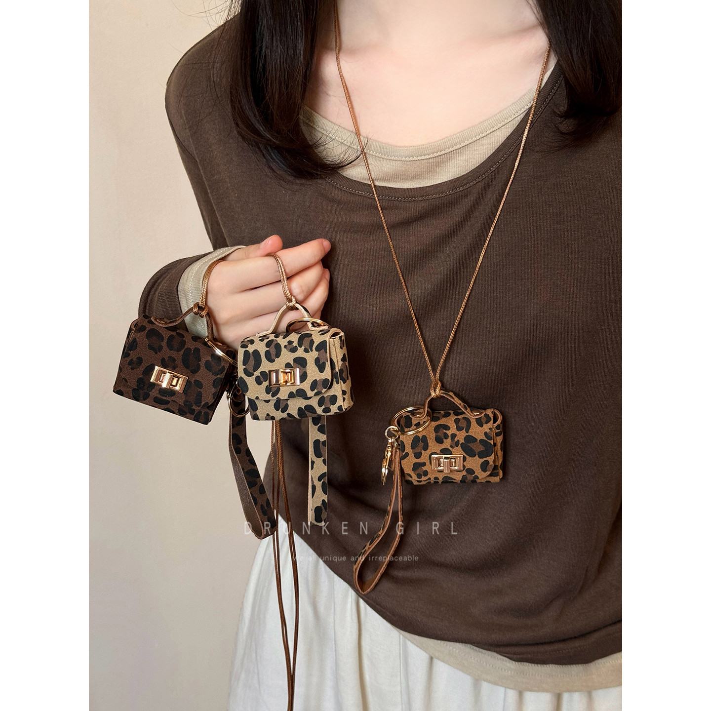 深棕色豹纹迷你包包挂件吊坠项链