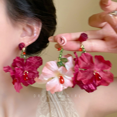 粉色干枯玫瑰花朵耳环