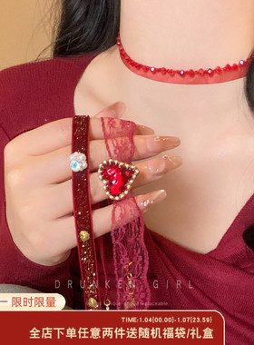 绯红记忆红色蕾丝爱心丝绒颈带