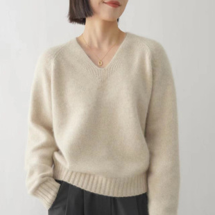 上衣 女宽松慵懒风毛衣高端气质针织打底衫 2025秋冬新款 V领羊绒衫