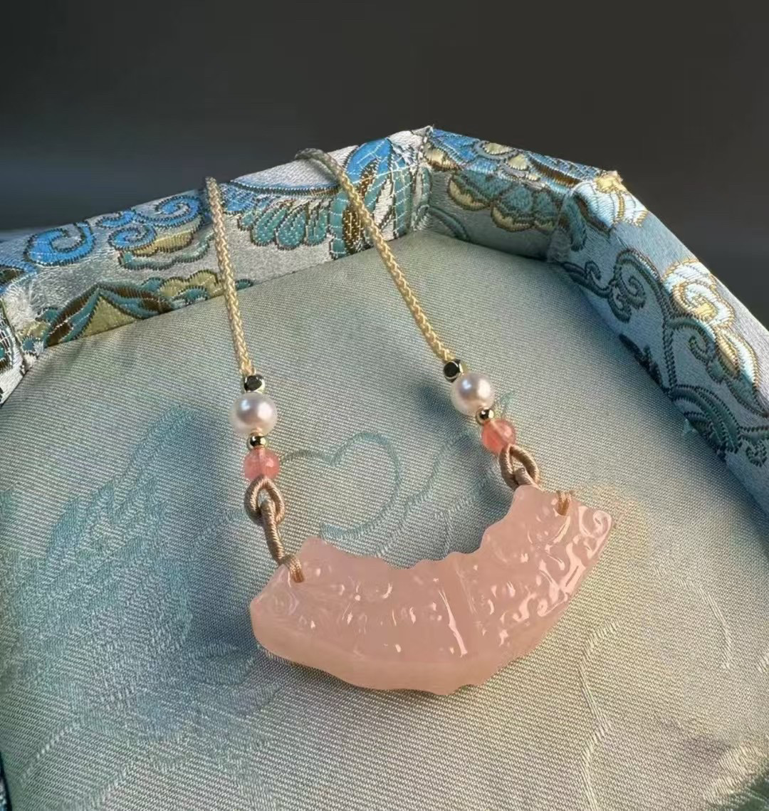 monocle冰种藕粉色阿富汗玉大佛公吊坠西柚粉玉衡无事牌玉石项链