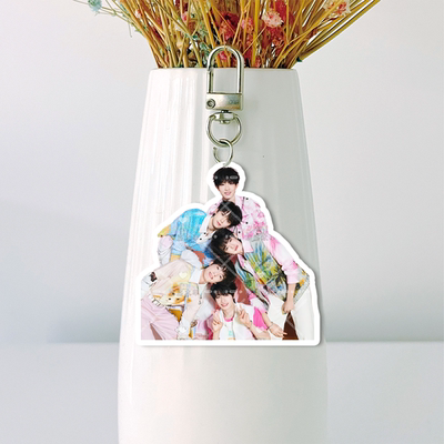 登陆少年张泽禹朱志鑫左航亚克力白底双面钥匙扣应援包书包挂件