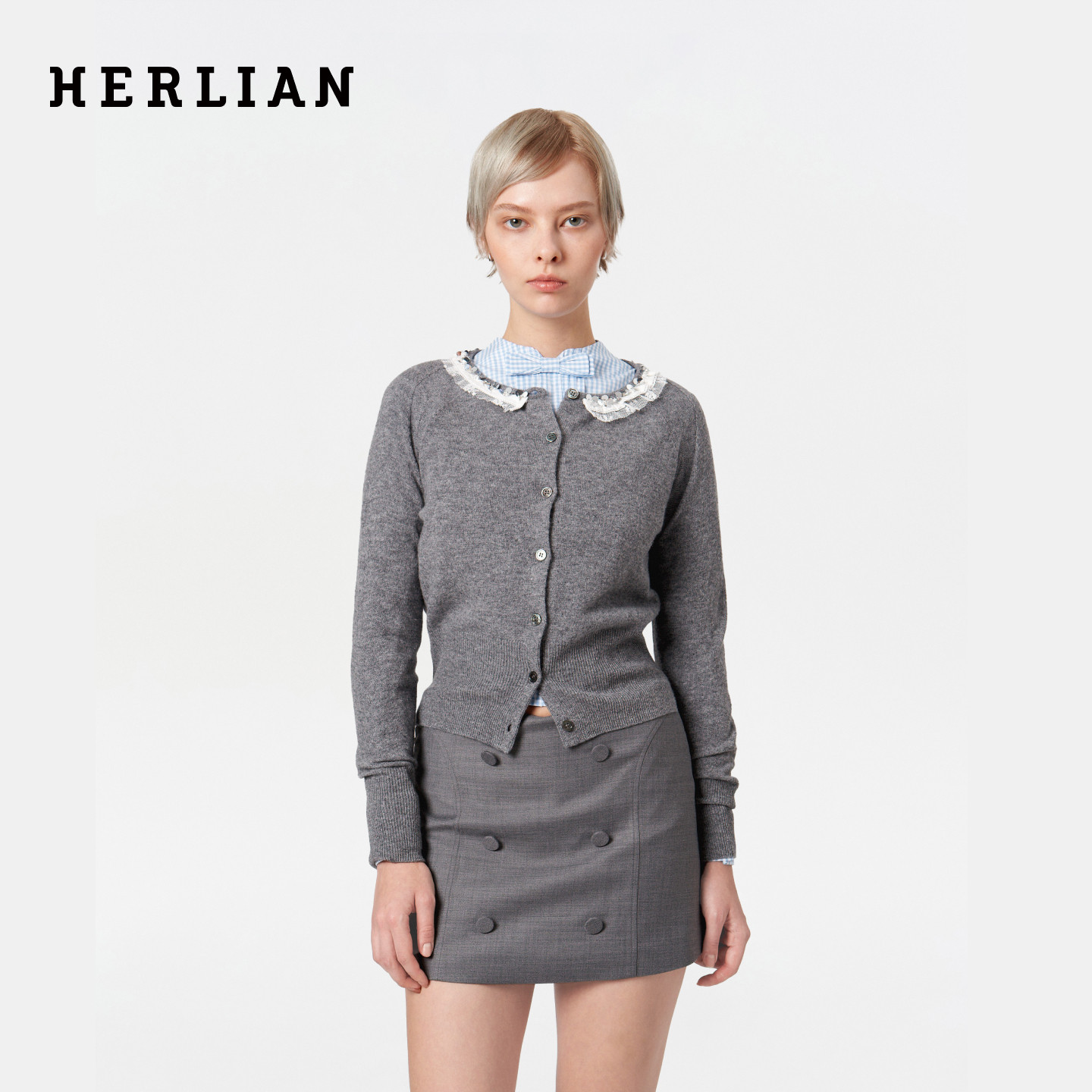 HERLIAN 2025年新品女士针织衫手工立体花蕾丝拼接灰色修身上衣