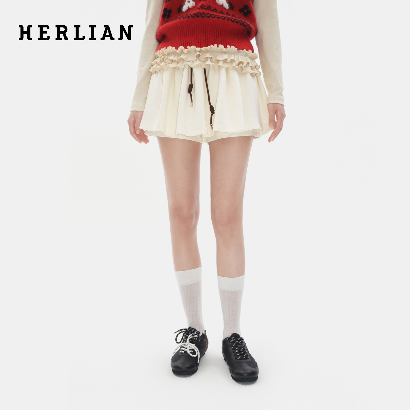 Herlian2025冬季新品 深棕帽绳撞色蓬蓬短裙女士