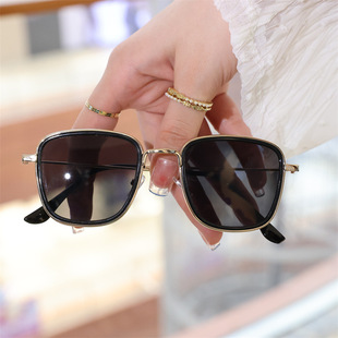 时尚 网红眼镜58157 金属太阳镜欧美流行街拍小框让利男女同款
