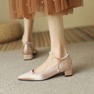 伴娘低跟浅口小跟鞋 女米白粗跟珍珠单鞋 尖头 绸缎气质高跟鞋 法式