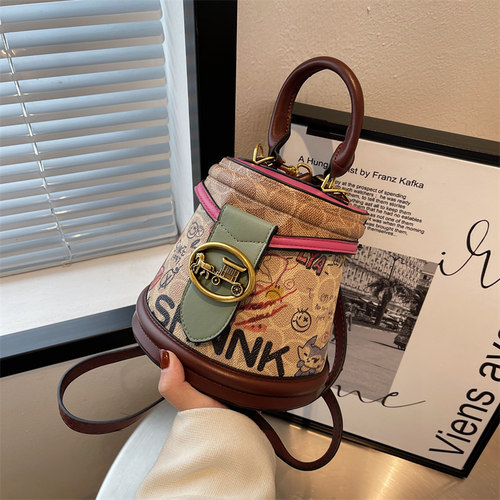 时尚涂鸦时尚圆筒手提包