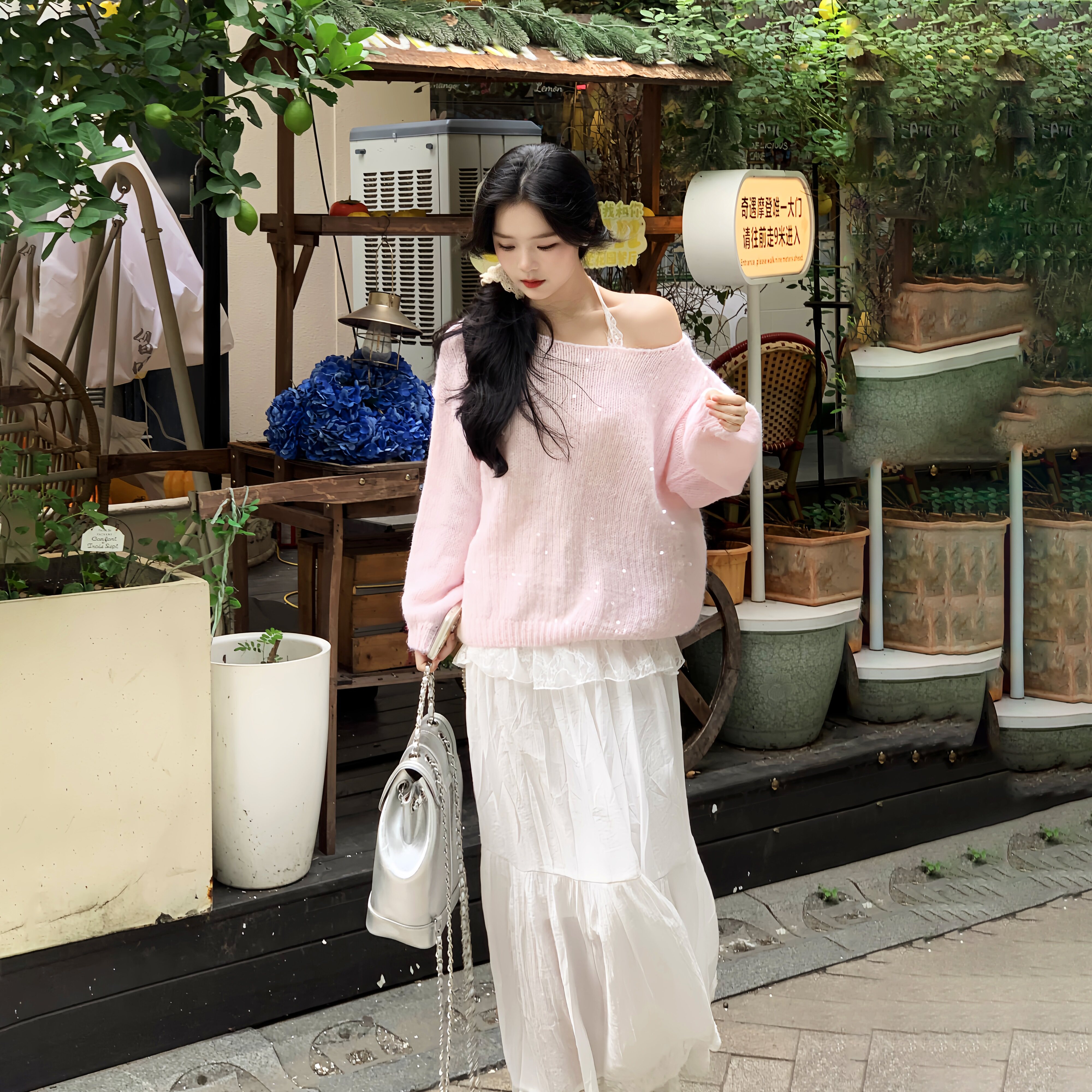 一罐杏仁桃浪漫樱花粉重工亮片秋冬针织毛衣女可露肩纯欲设计上衣