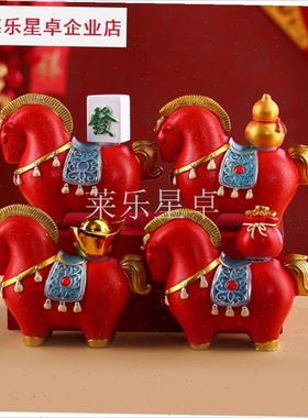 红色小马上有钱摆件2026马年吉祥D物生肖公仔办公桌装饰圣诞节礼.