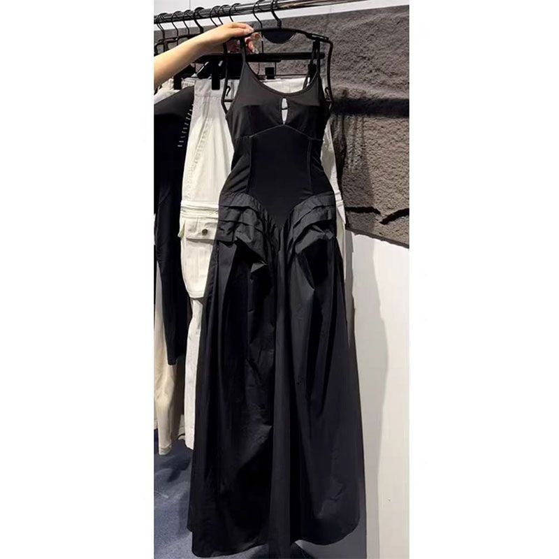 法式小姨穿搭海边度假风