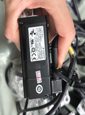 安川100W伺服电机SGMJV-01ADL21